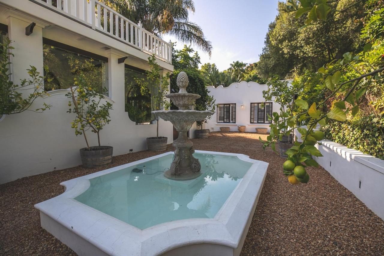 The White Manor Bed & Breakfast เคปทาวน์ ภายนอก รูปภาพ